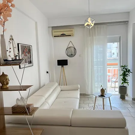 Apartment C14 3 *